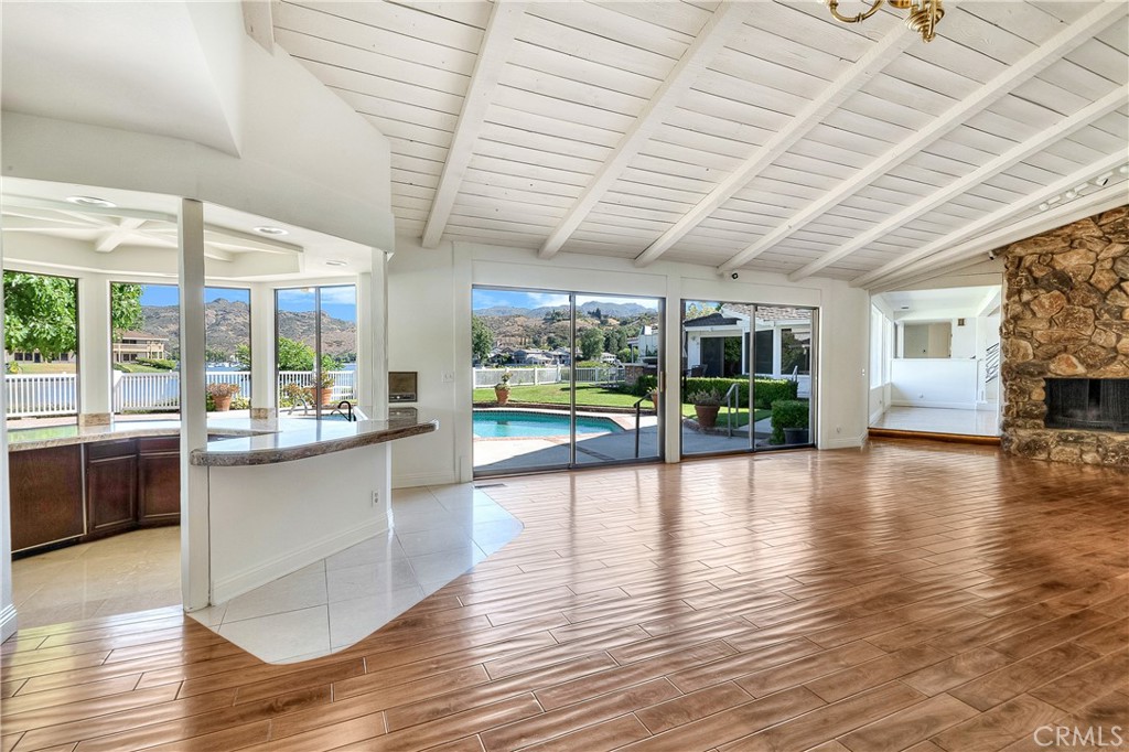 Westlake Island (711) - Residential