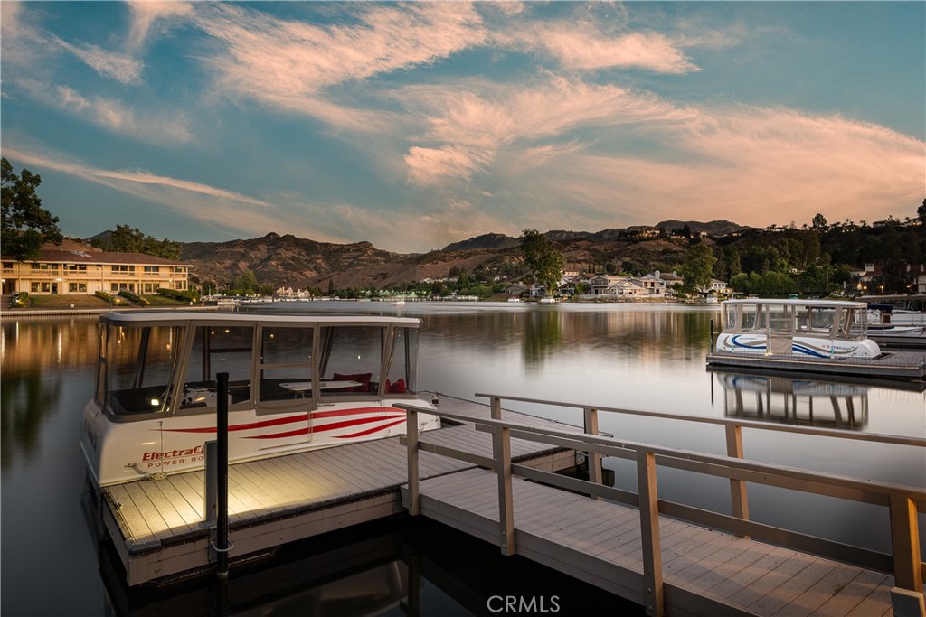 Westlake Island (711) - Residential