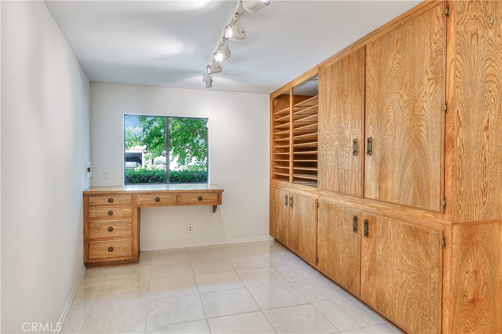 Westlake Island (711) - Residential