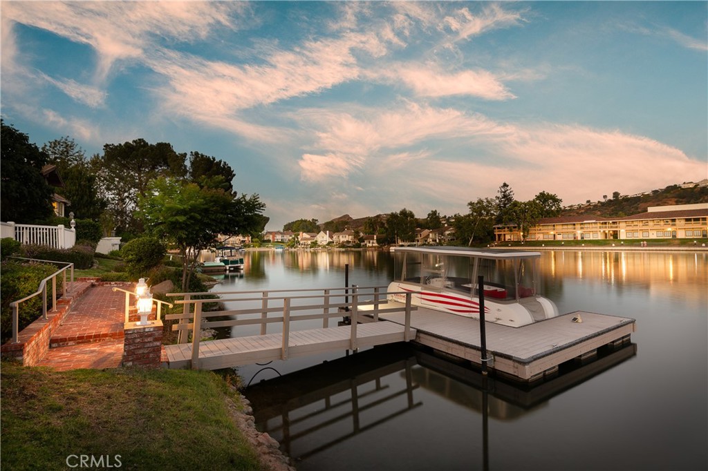 Westlake Island (711) - Residential