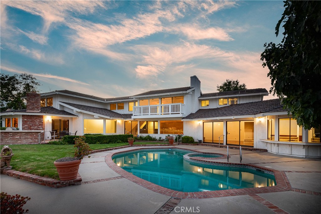 Westlake Island (711) - Residential