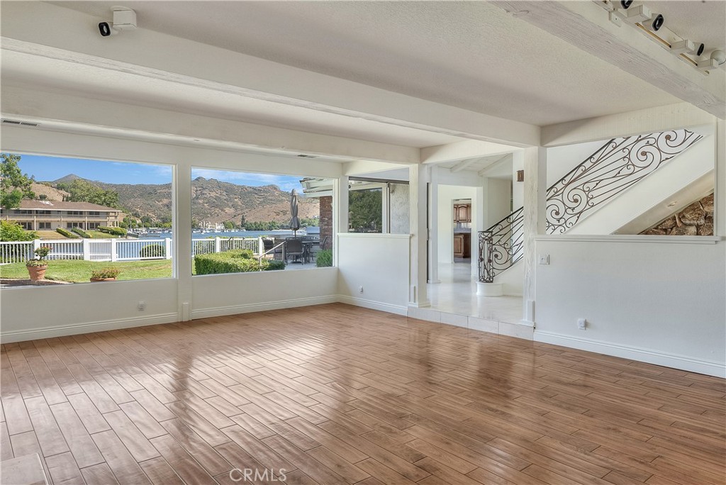 Westlake Island (711) - Residential