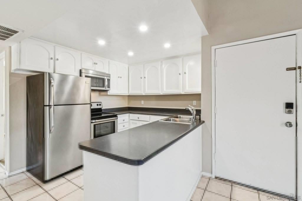 475 N Midway Dr 254