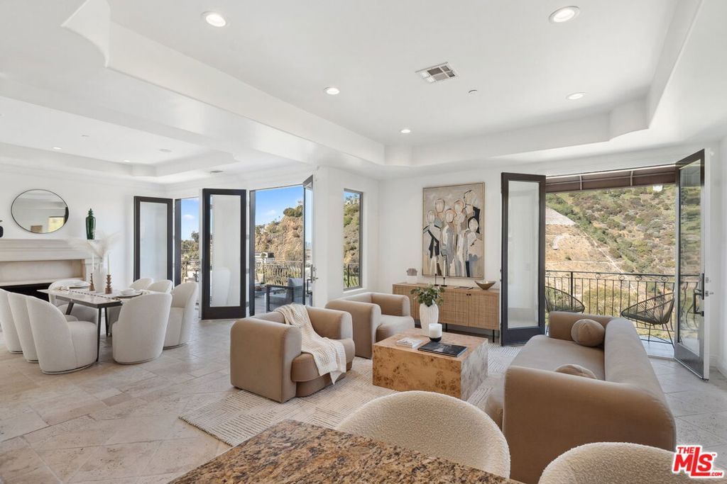 Photo of 8031 Floral Avenue, Los Angeles, CA 90046 (MLS # 25609915)