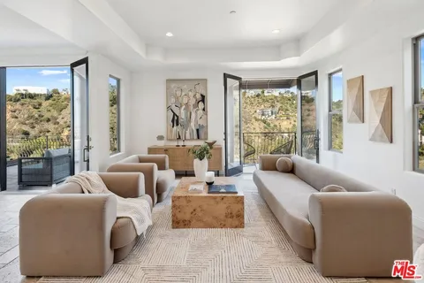 8031 Floral Avenue, Los Angeles, CA 90046 - MLS#: 25609915