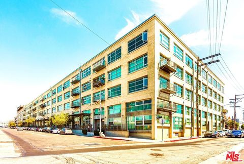 Photo of 530 S Hewitt Street #556, Los Angeles, CA 90013 (MLS # 26664963)