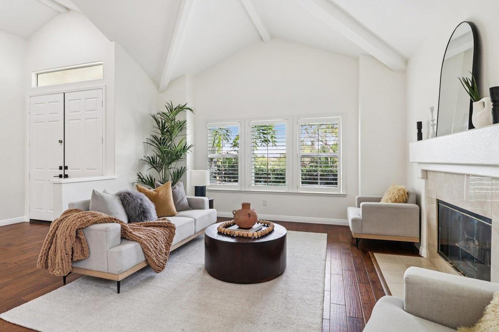 1747 Crescent Knolls