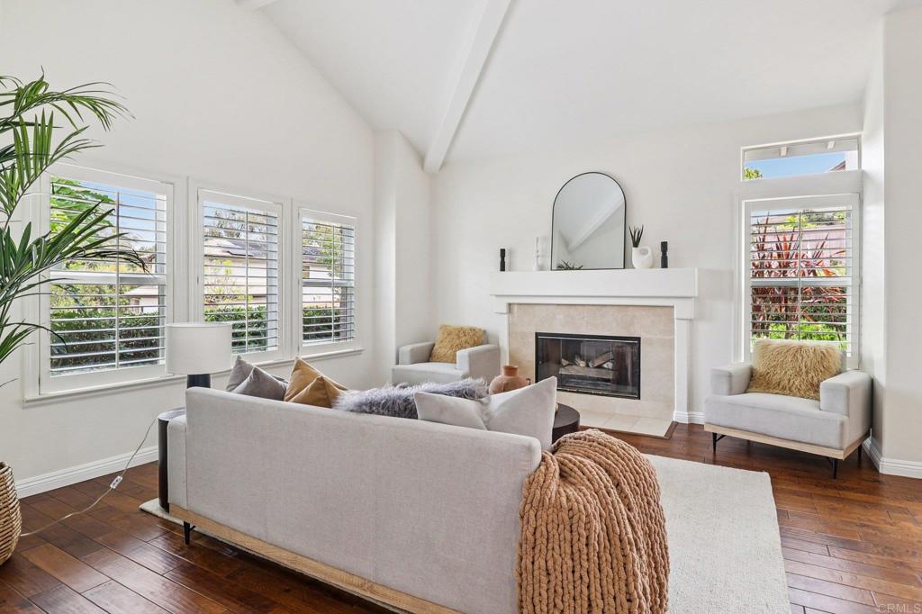 1747 Crescent Knolls