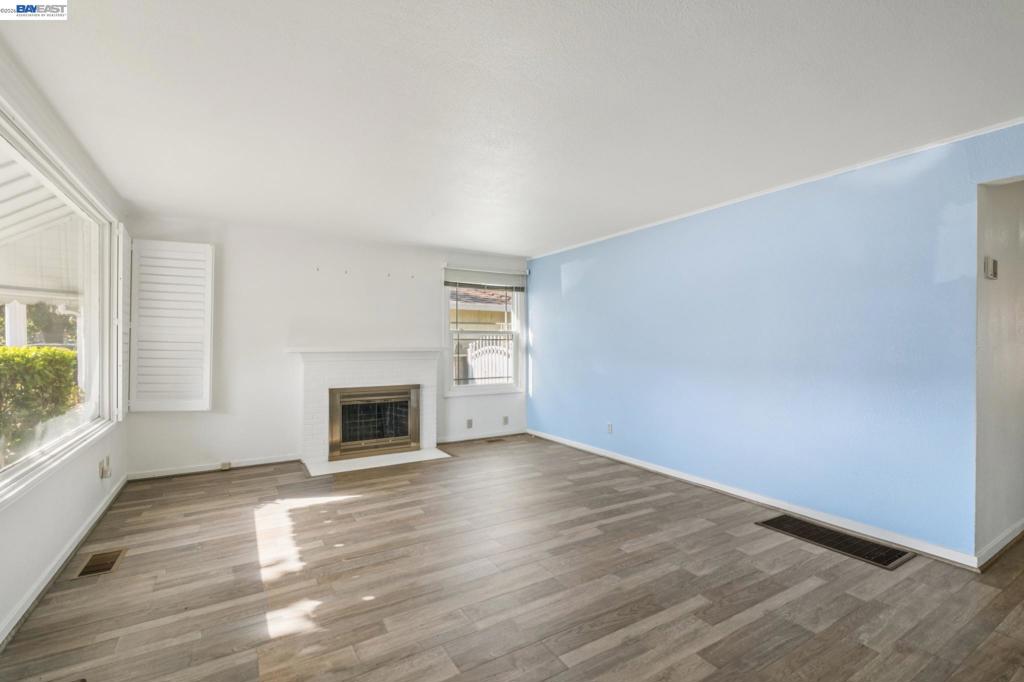 527 Capistrano