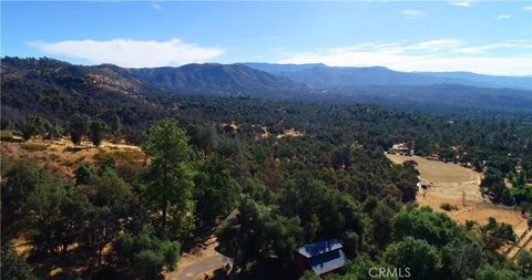 Photo of 5712 Twin Oaks Rd, Mariposa, CA 95338 (MLS # MP25176030)