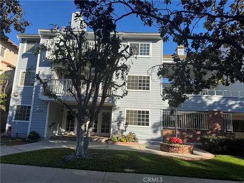 Photo of 230 S Madison Ave #207, Pasadena, CA 91101 (MLS # AR26004503)