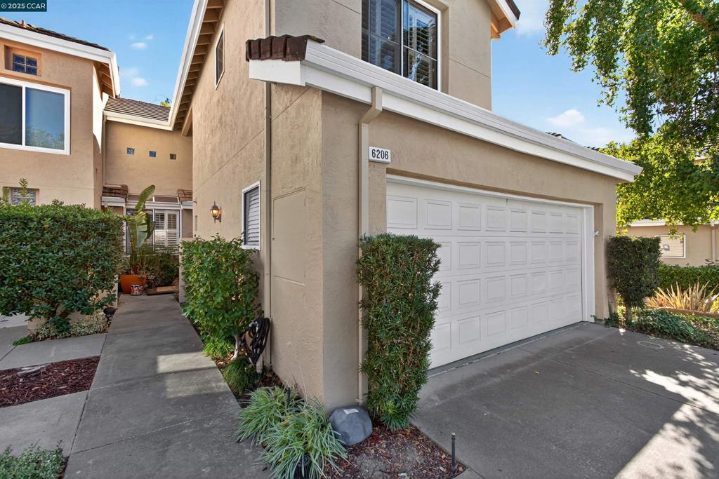 CANYON LAKES - Residential