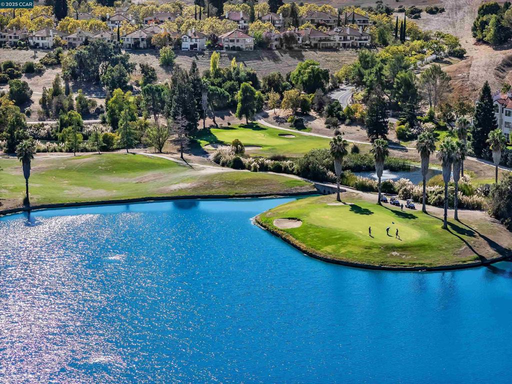 CANYON LAKES - Residential