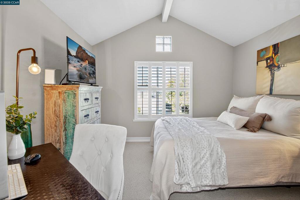CANYON LAKES - Residential