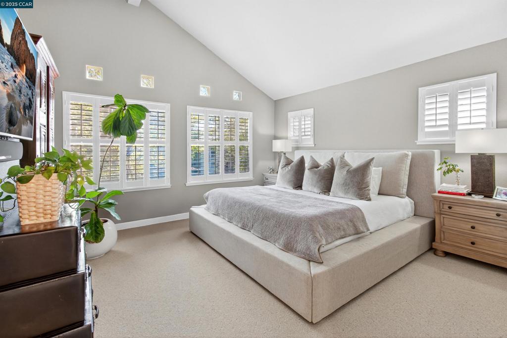 CANYON LAKES - Residential