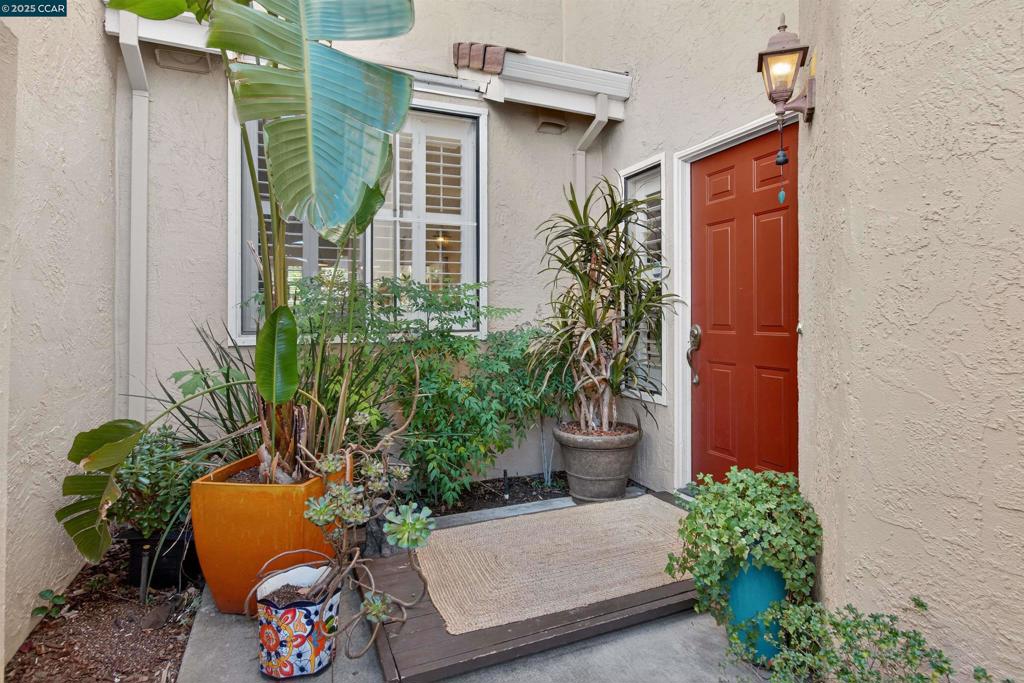 CANYON LAKES - Residential