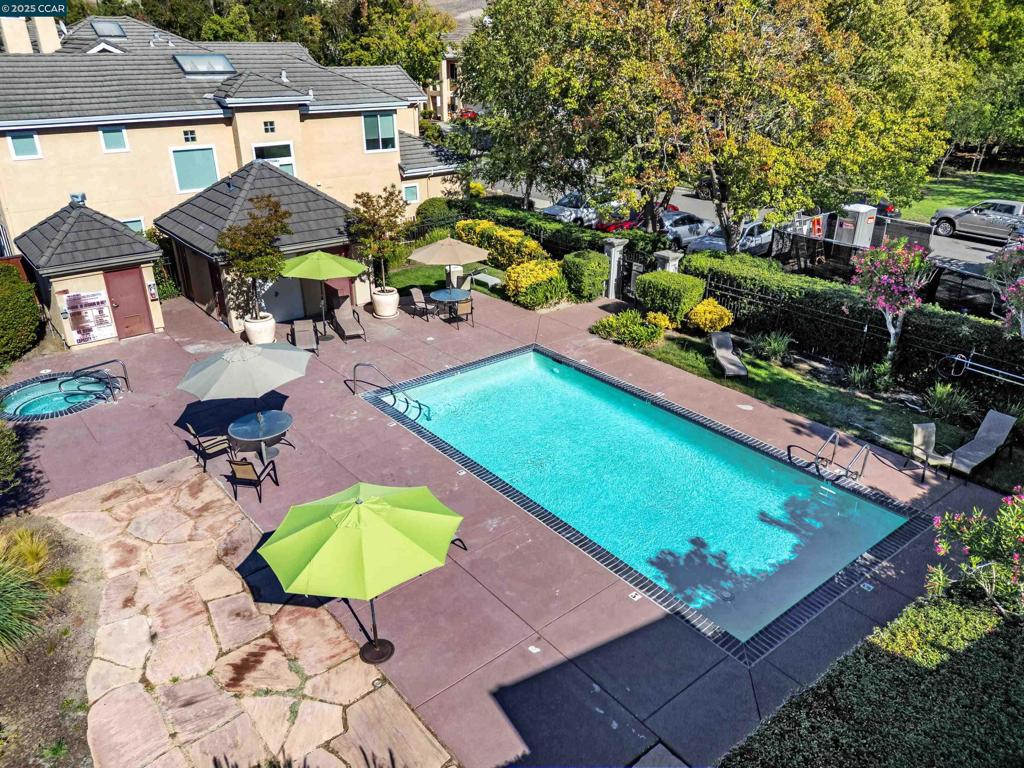 CANYON LAKES - Residential