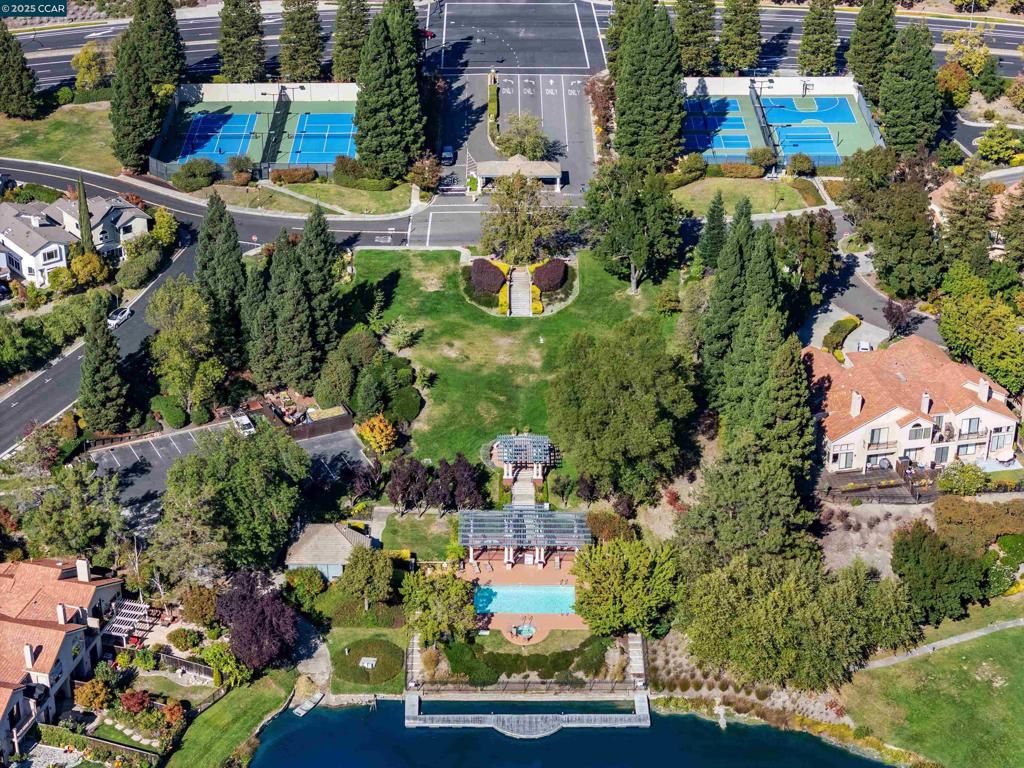 CANYON LAKES - Residential