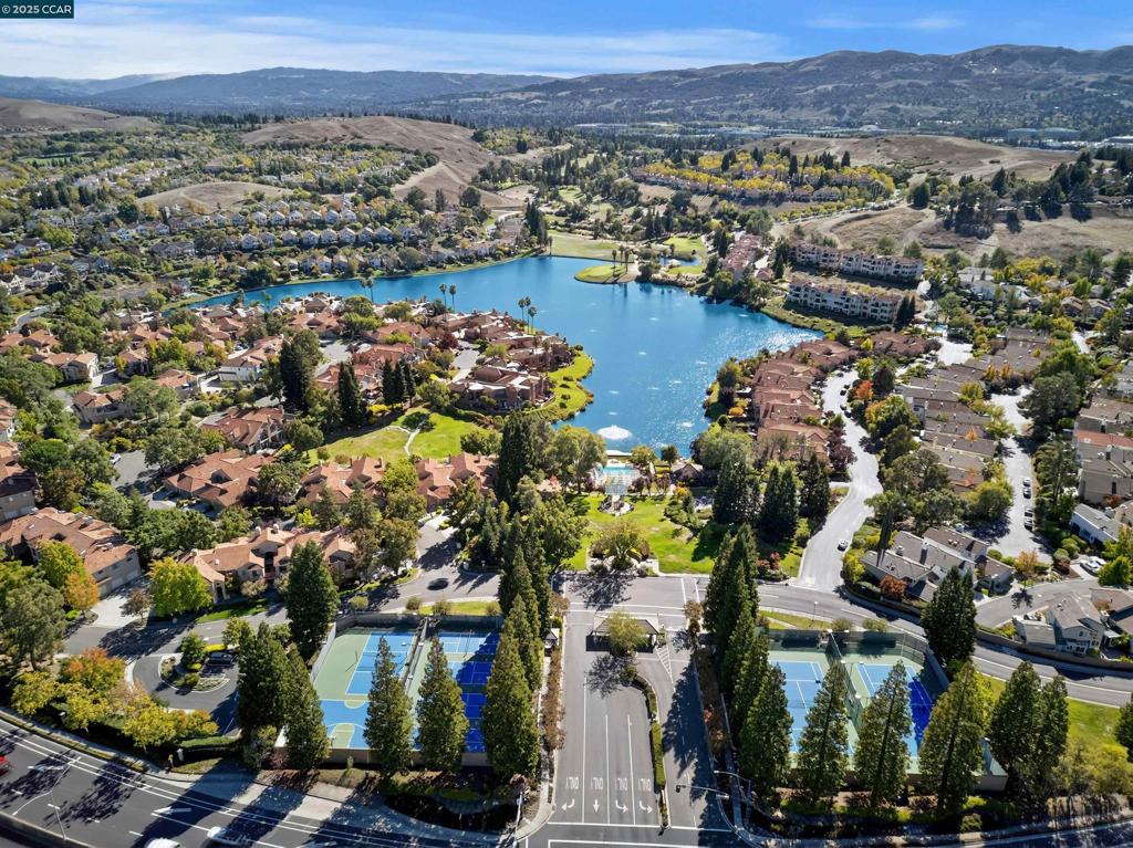 CANYON LAKES - Residential