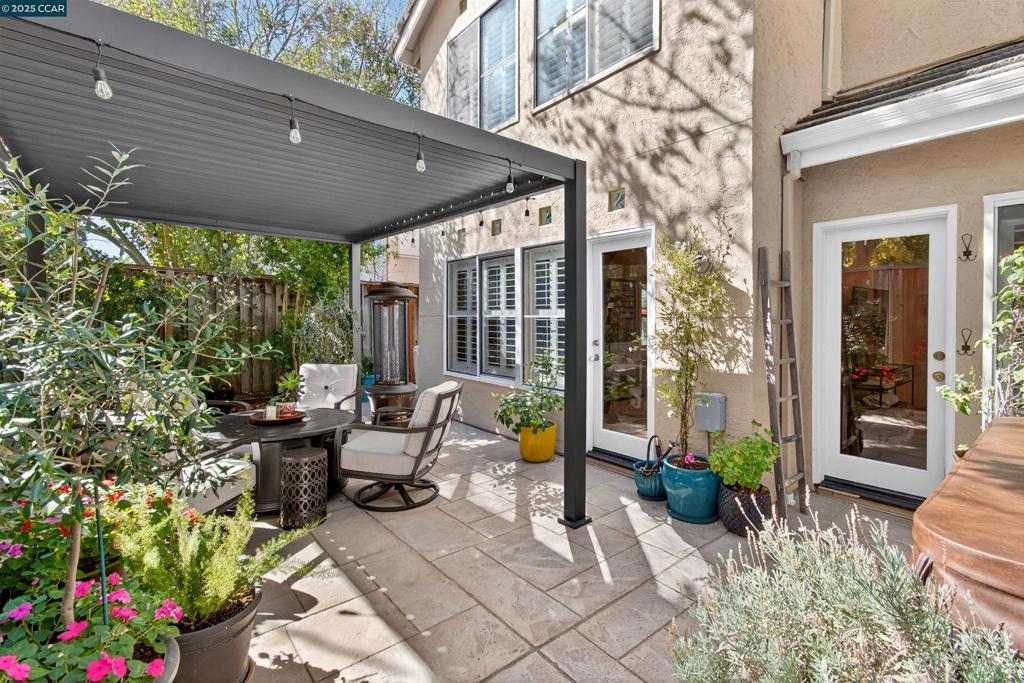 CANYON LAKES - Residential