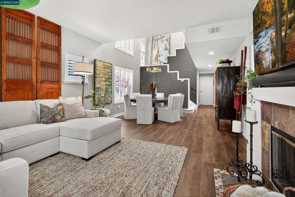 CANYON LAKES - Residential