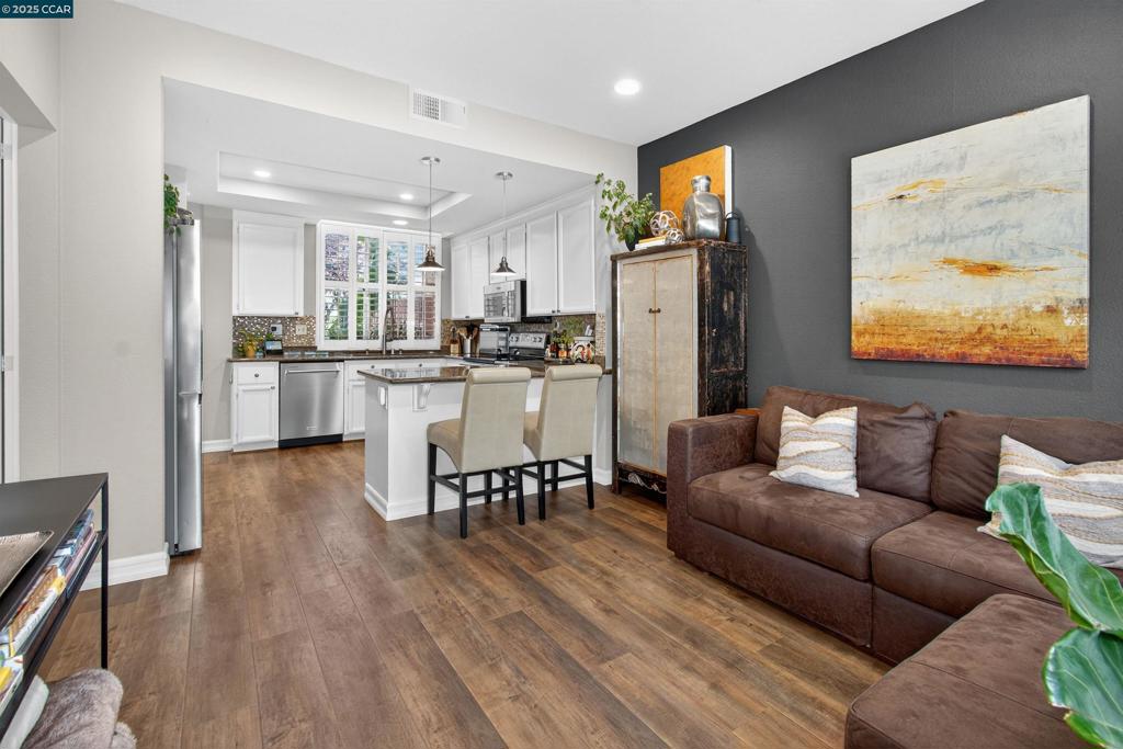CANYON LAKES - Residential