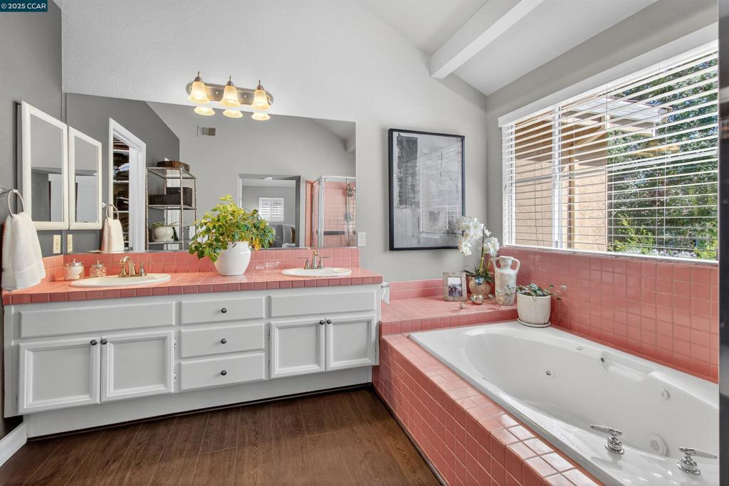 CANYON LAKES - Residential