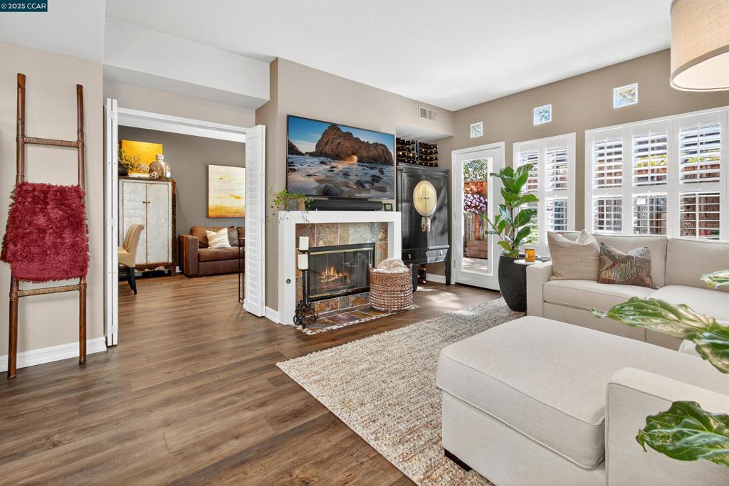 CANYON LAKES - Residential