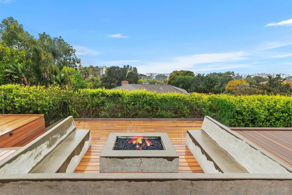 2435 Paseo Dorado
