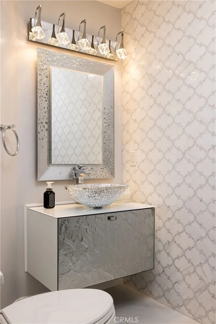 Laguna Hills, California 92653, United States, 5 Bedrooms Bedrooms, ,6 BathroomsBathrooms,Residential,Active,243018