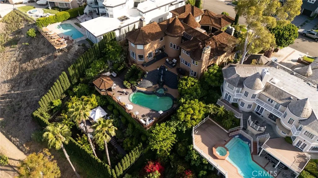 Laguna Hills, California 92653, United States, 5 Bedrooms Bedrooms, ,6 BathroomsBathrooms,Residential,Active,243018