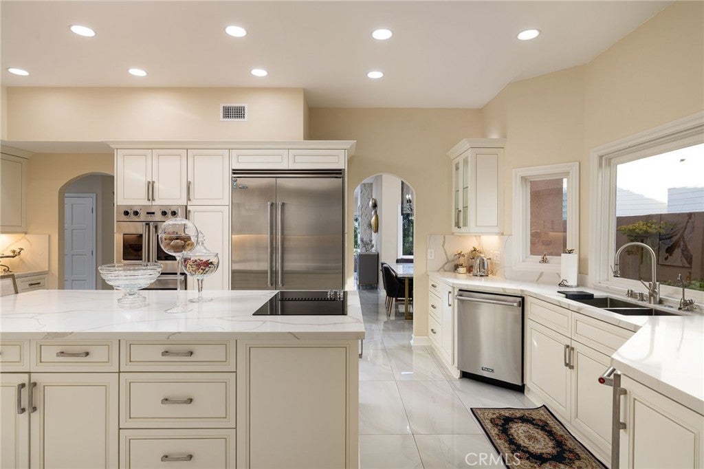 25761 HIGHPLAINS, Laguna Hills CA 92653 - Photo 9