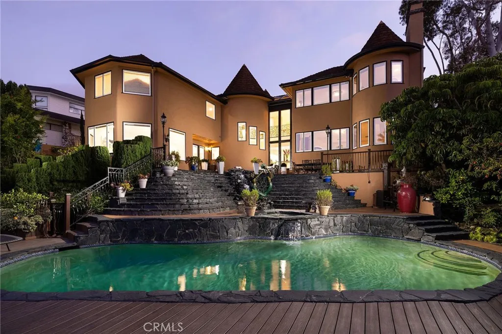 Laguna Hills, California 92653, United States, 5 Bedrooms Bedrooms, ,6 BathroomsBathrooms,Residential,Active,243018