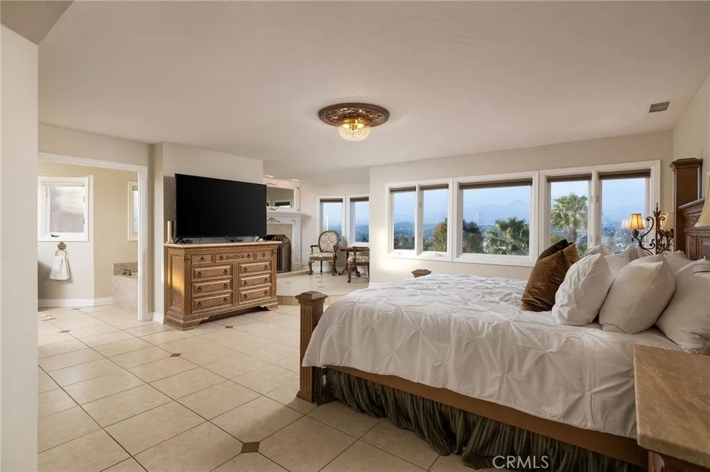 Laguna Hills, California 92653, United States, 5 Bedrooms Bedrooms, ,6 BathroomsBathrooms,Residential,Active,243018