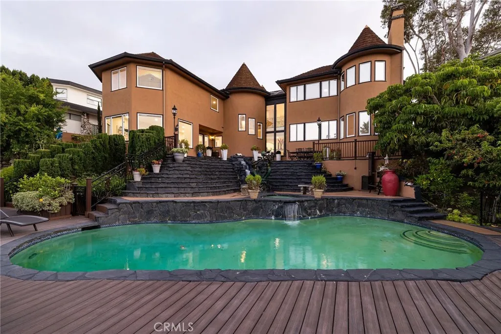 Laguna Hills, California 92653, United States, 5 Bedrooms Bedrooms, ,6 BathroomsBathrooms,Residential,Active,243018