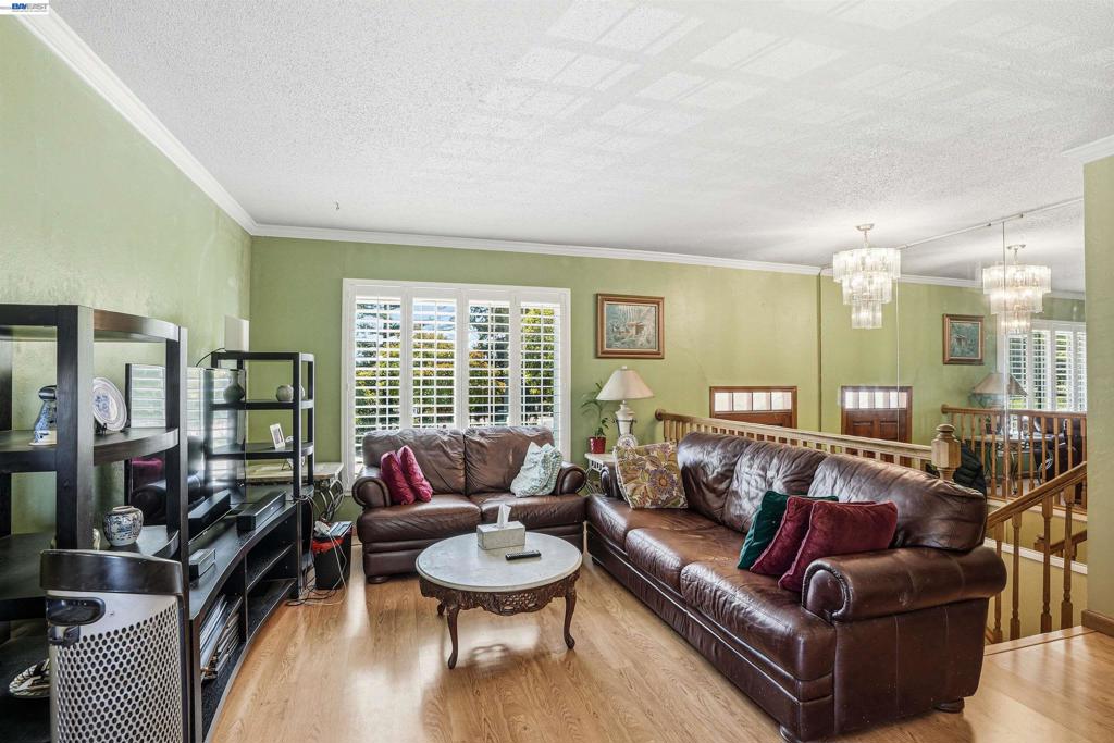 3279 Ruskin Dr