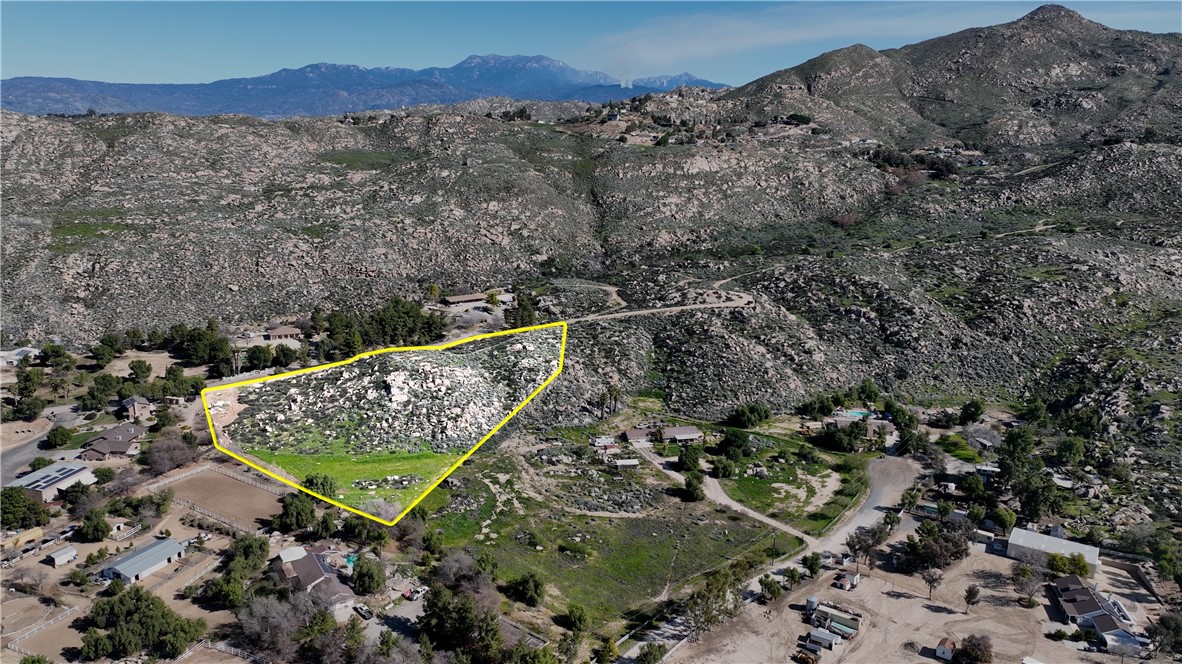 27 Starlight Mesa Drive