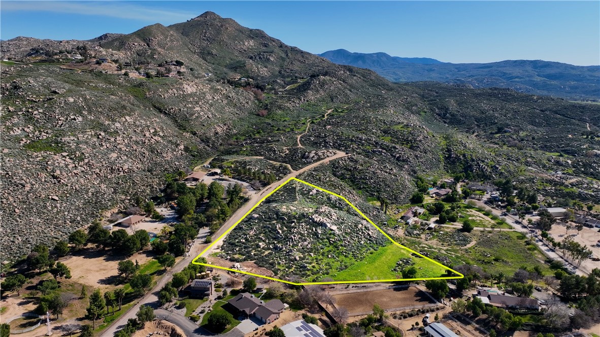 27 Starlight Mesa Drive