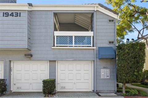 19431 Sunray Lane 205 Huntington Beach CA 92648