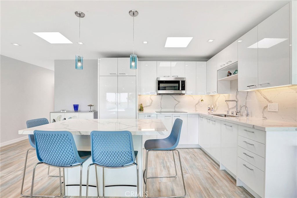 383 Bay Shore Ave. 407