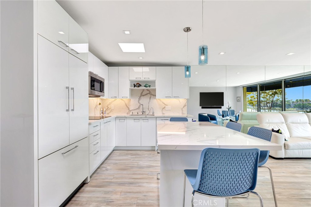 383 Bay Shore Ave. 407