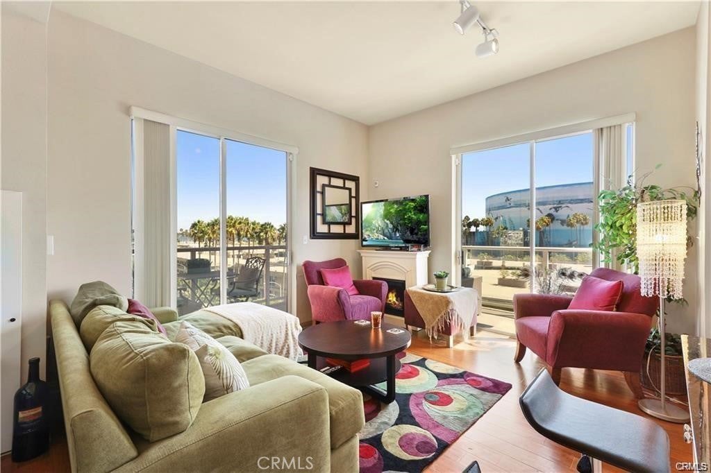 388 E Ocean Boulevard 317
