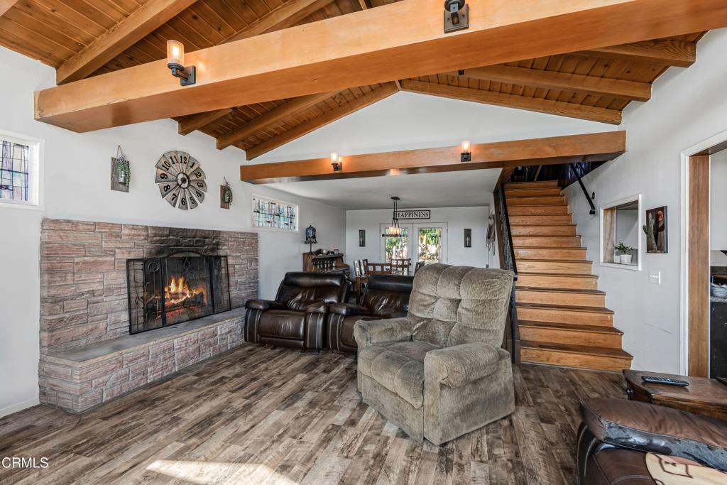 405 W Beverly Drive