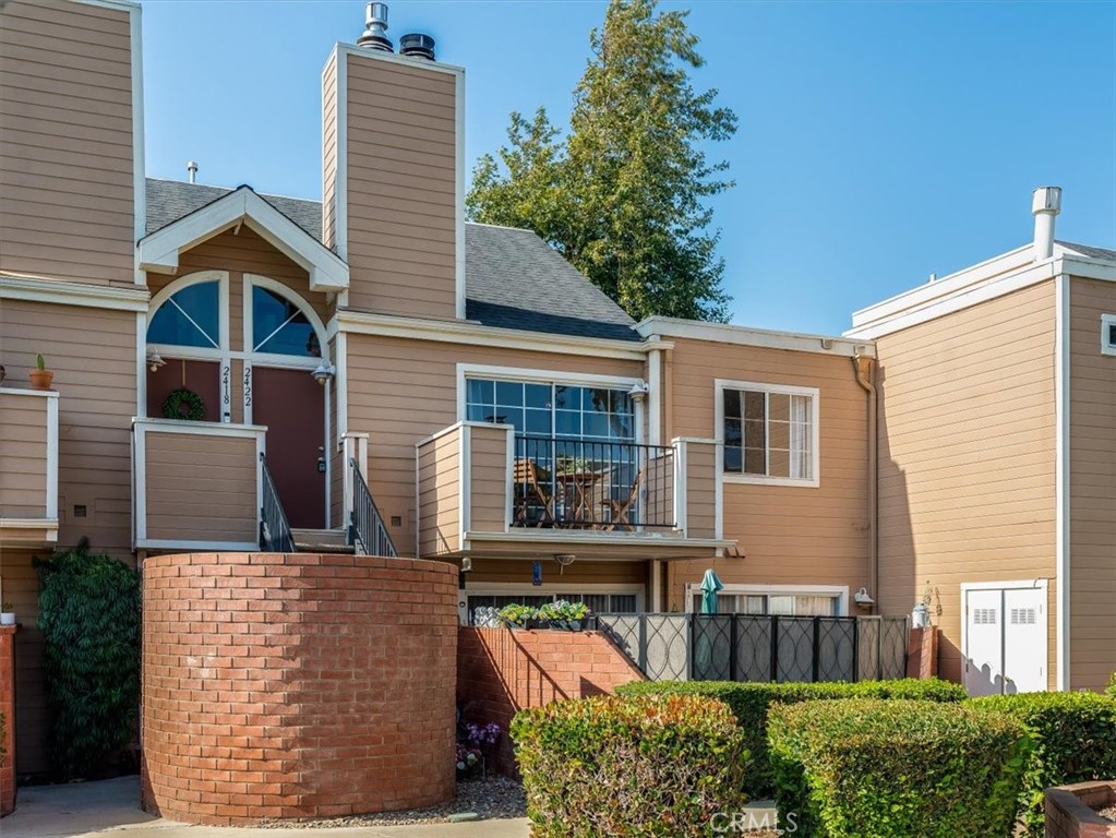 2422 Village Green