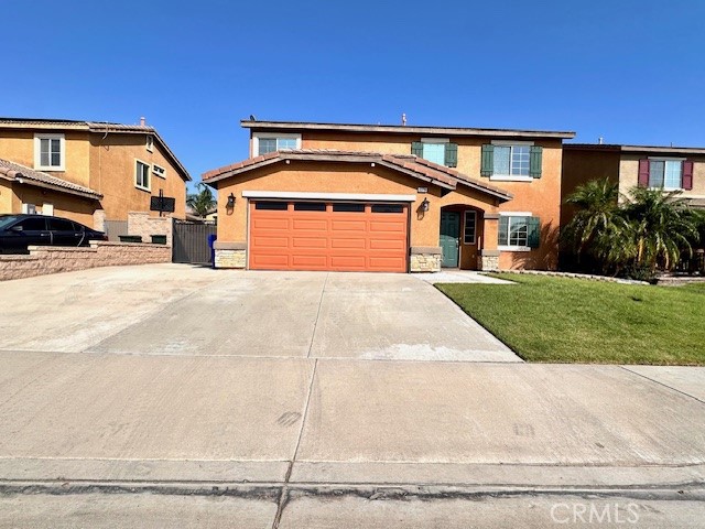 Beautiful 4-Bedroom, 3-Bath Home in North Fontana – Etiwanda School District!
Welcome to this stunning, turn-key home located in the highly sought-after North Fontana area, within the prestigious Etiwanda School District. This spacious property features 4 bedrooms and 3 full bathrooms, including a convenient downstairs bedroom and full bath — perfect for guests or multi-generational living.
The master suite is exceptionally large, complete with a walk-in closet and plenty of space to unwind. The open and functional floor plan offers a great flow throughout, ideal for both everyday living and entertaining.
Enjoy the convenience of being just minutes from Victoria Gardens, major shopping centers, dining, and entertainment. Easy access to the 210 and 15 freeways makes commuting a breeze.
Additional Features:
Landscaping maintenance and trash service INCLUDED in rent.
2-car garage, oversize driveway with RV access
Quiet and well-maintained neighborhood