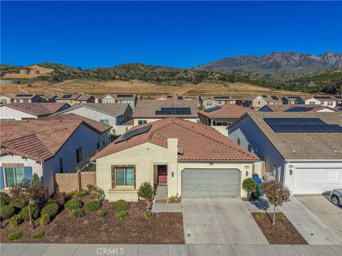 Photo of 2111 Seville Dr, Santa Paula, CA 93060 (MLS # SR25275751)