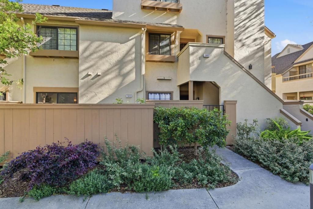 Photo of 1940 Huxley Court, San Jose, CA 95125 (MLS # ML82039996)