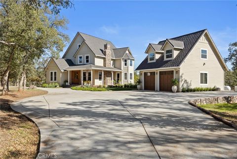 Photo of 4000 Via Ventrua, Red Bluff, CA 96080 (MLS # SN25249276) Photo of 4000 Via Ventrua, Red Bluff, CA 96080 (MLS # SN25249276)