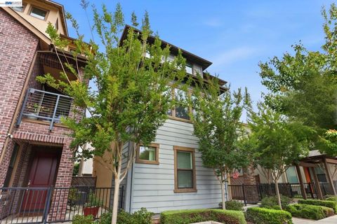 Photo of 516 Palmer Ave AVE, Hayward, CA 94541 (MLS # 41134203)