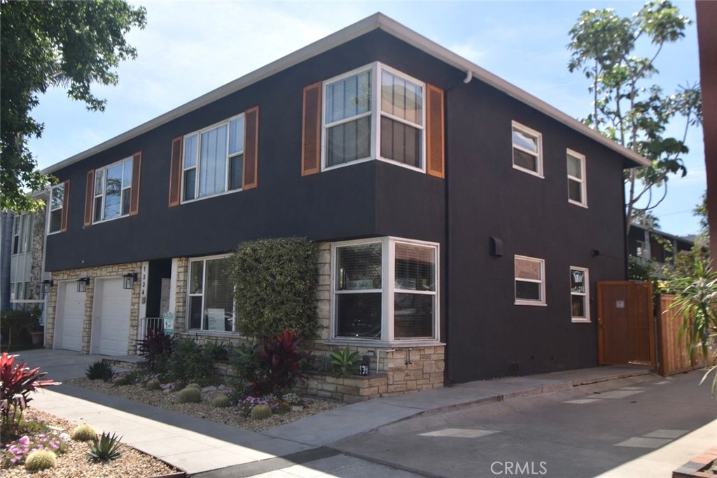 1334 E 1st Street 12